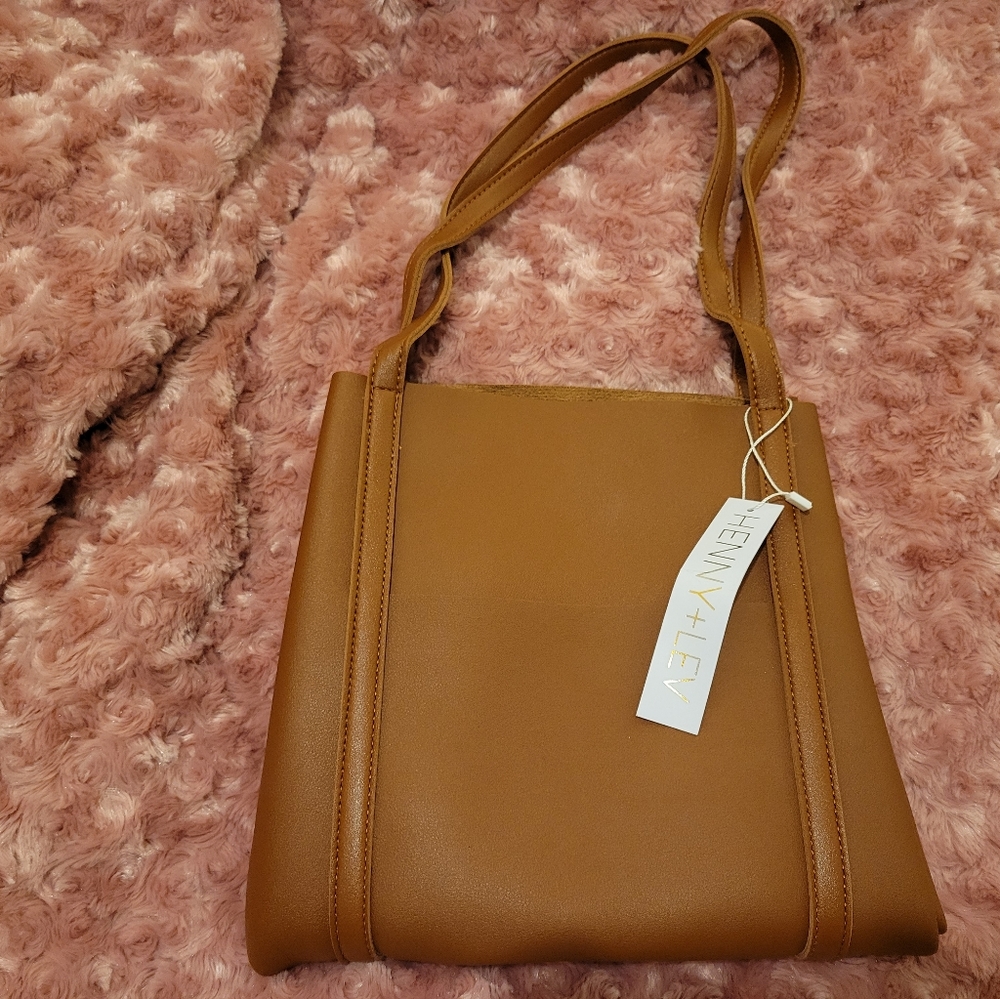 Henny lev purse